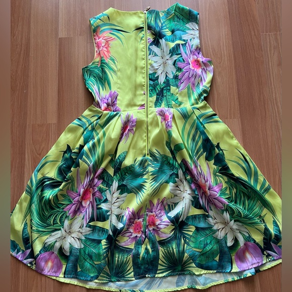 Yellow Tropical Floral 100% Silk Fit & Flare Dress w/ Pockets Approx M - Picture 9 of 12